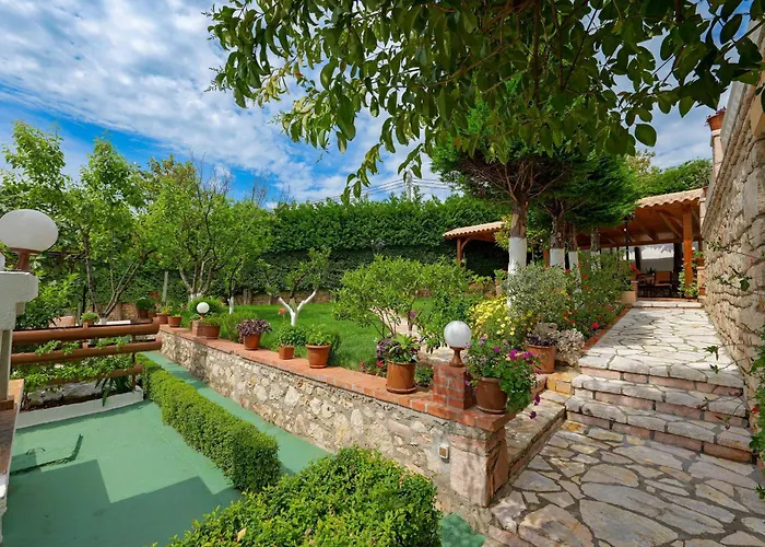 Villa M Cako