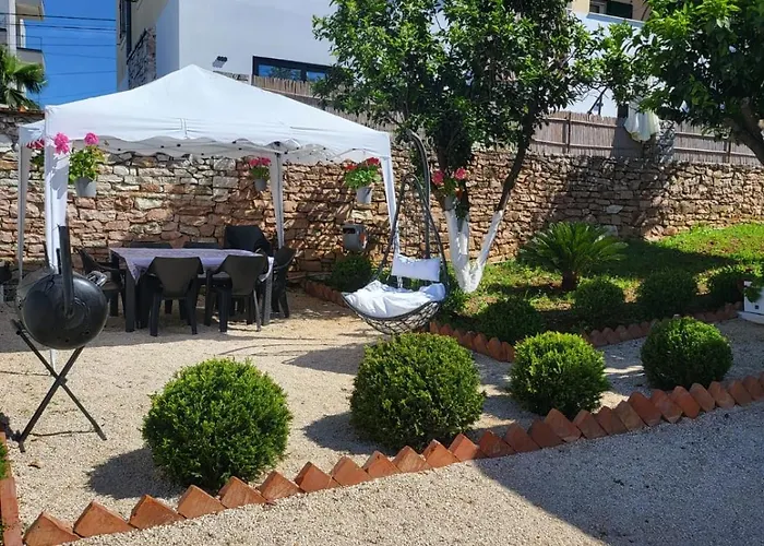 Vila Ademi Ksamil